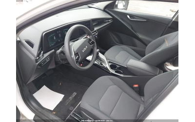 Kia Niro LX - автомобили, коли, обяви за нови и употребявани 11