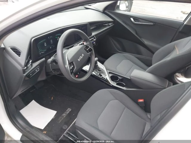 Kia Niro LX - автомобили, коли, обяви за нови и употребявани 11