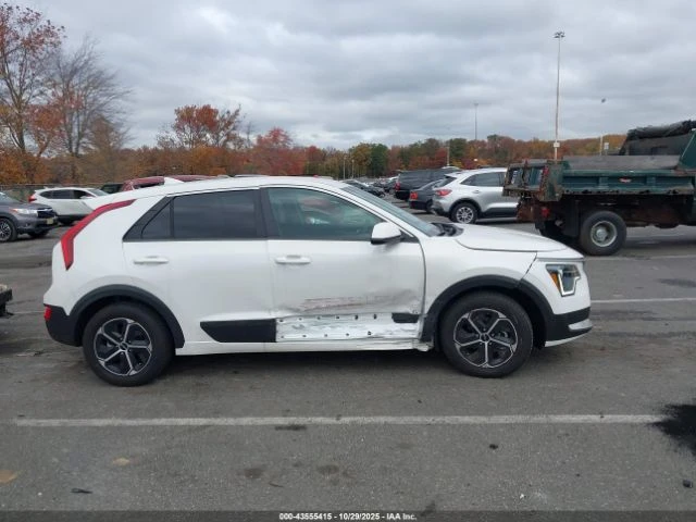 Kia Niro LX - автомобили, коли, обяви за нови и употребявани 7