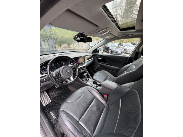 Kia Niro 1, 6 GDI - автомобили, коли, обяви за нови и употребявани 9