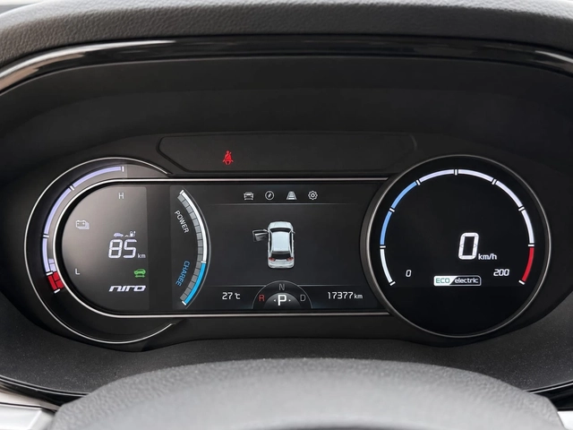 Kia Niro 64 kW - 70 бр. ОЧАКВАН ВНОС - автомобили, коли, обяви за нови и употребявани 8