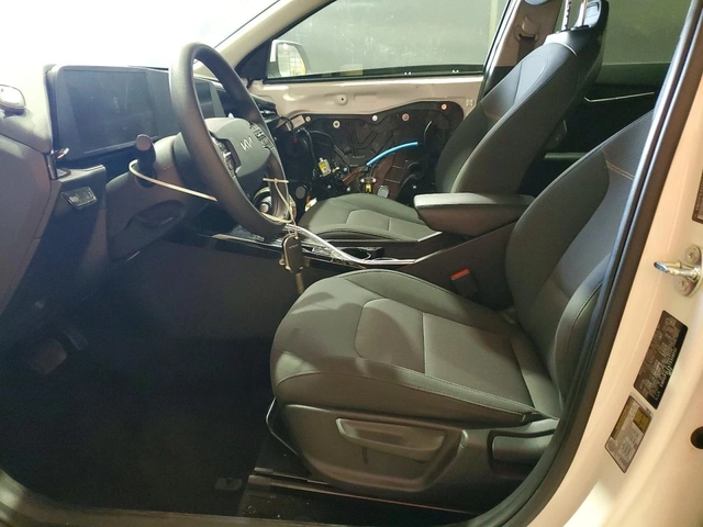 Kia Niro - автомобили, коли, обяви за нови и употребявани 6