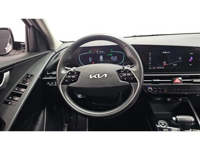 Kia Niro 1.6 Hybrid Trendy | Камера | Отопляем волан - автомобили, коли, обяви за нови и употребявани 8