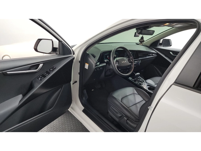 Kia Niro 1.6 Hybrid Trendy | Distronic | Навигация | Камера - автомобили, коли, обяви за нови и употребявани 9