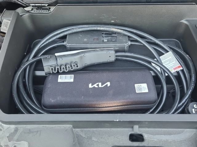Kia Niro Limited - автомобили, коли, обяви за нови и употребявани 12