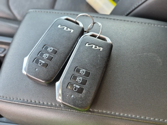 Kia Niro Limited - автомобили, коли, обяви за нови и употребявани 7