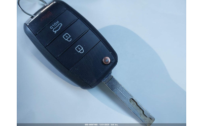 Kia Optima 2.4L I-4 DI, DOHC, VVT, 185HP Front Wheel Drive - автомобили, коли, обяви за нови и употребявани 10