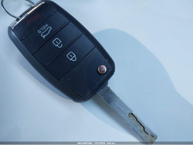 Kia Optima 2.4L I-4 DI, DOHC, VVT, 185HP Front Wheel Drive - автомобили, коли, обяви за нови и употребявани 10