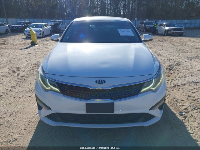 Kia Optima 2.4L I-4 DI, DOHC, VVT, 185HP Front Wheel Drive - автомобили, коли, обяви за нови и употребявани 11