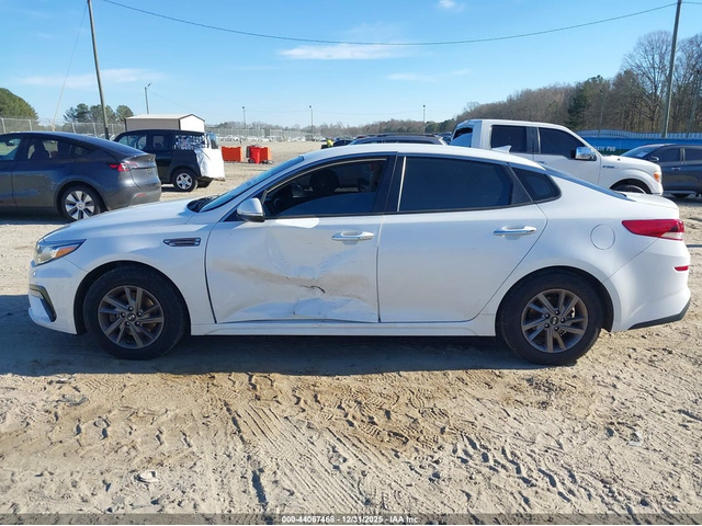 Kia Optima 2.4L I-4 DI, DOHC, VVT, 185HP Front Wheel Drive - автомобили, коли, обяви за нови и употребявани 13