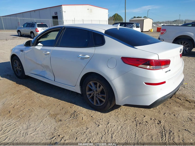 Kia Optima 2.4L I-4 DI, DOHC, VVT, 185HP Front Wheel Drive - автомобили, коли, обяви за нови и употребявани 2
