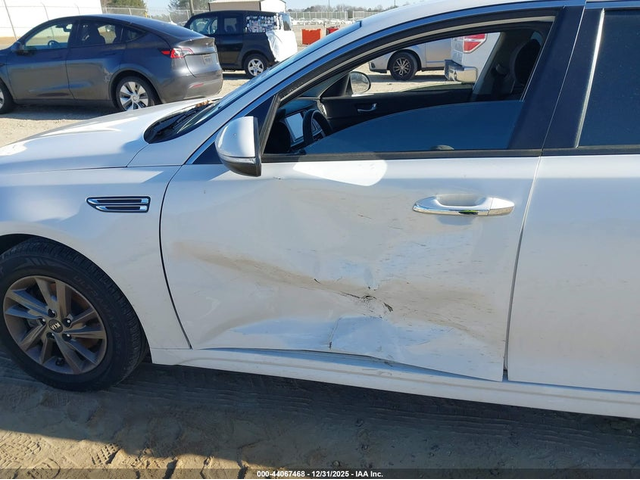 Kia Optima 2.4L I-4 DI, DOHC, VVT, 185HP Front Wheel Drive - автомобили, коли, обяви за нови и употребявани 5