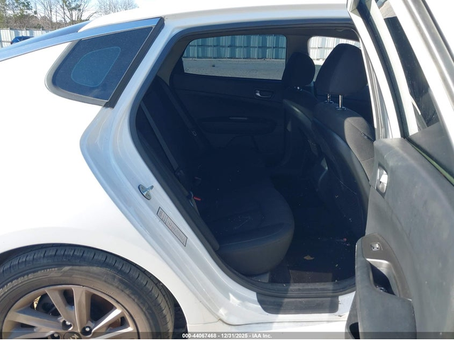 Kia Optima 2.4L I-4 DI, DOHC, VVT, 185HP Front Wheel Drive - автомобили, коли, обяви за нови и употребявани 7