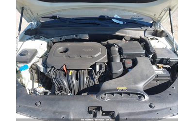 Kia Optima 2.4L I-4 DI, DOHC, VVT, 185HP Front Wheel Drive - автомобили, коли, обяви за нови и употребявани 9