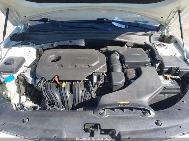 Kia Optima 2.4L I-4 DI, DOHC, VVT, 185HP Front Wheel Drive - автомобили, коли, обяви за нови и употребявани 9