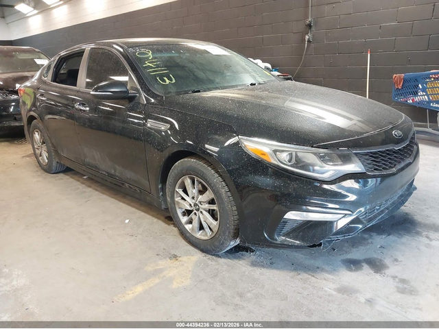 Kia Optima 2.4L I-4 DI, DOHC, VVT, 185HP Front Wheel Drive - автомобили, коли, обяви за нови и употребявани 0
