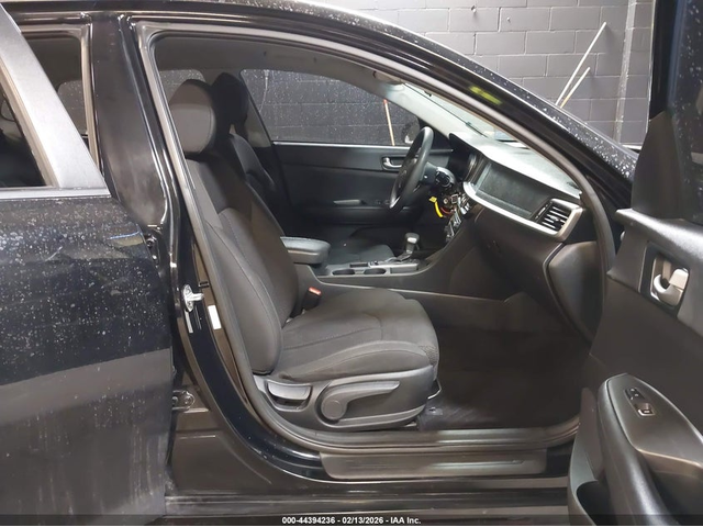 Kia Optima 2.4L I-4 DI, DOHC, VVT, 185HP Front Wheel Drive - автомобили, коли, обяви за нови и употребявани 4
