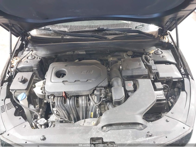 Kia Optima 2.4L I-4 DI, DOHC, VVT, 185HP Front Wheel Drive - автомобили, коли, обяви за нови и употребявани 9