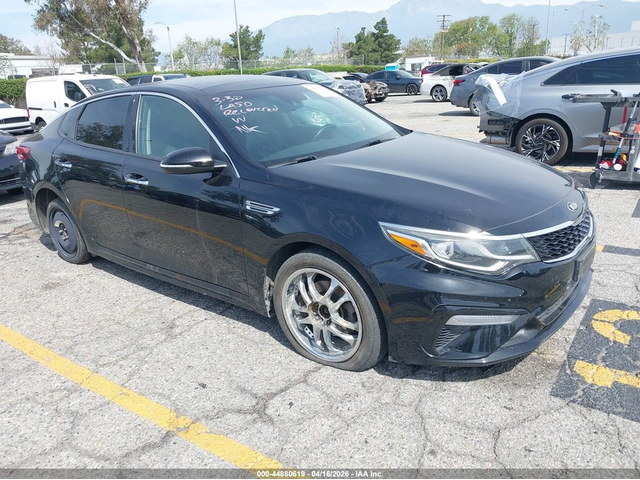 Kia Optima 2.4L I-4 DI, DOHC, VVT, 185HP Front Wheel Drive - автомобили, коли, обяви за нови и употребявани 0