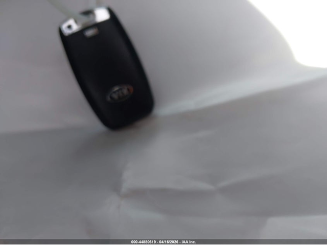Kia Optima 2.4L I-4 DI, DOHC, VVT, 185HP Front Wheel Drive - автомобили, коли, обяви за нови и употребявани 10