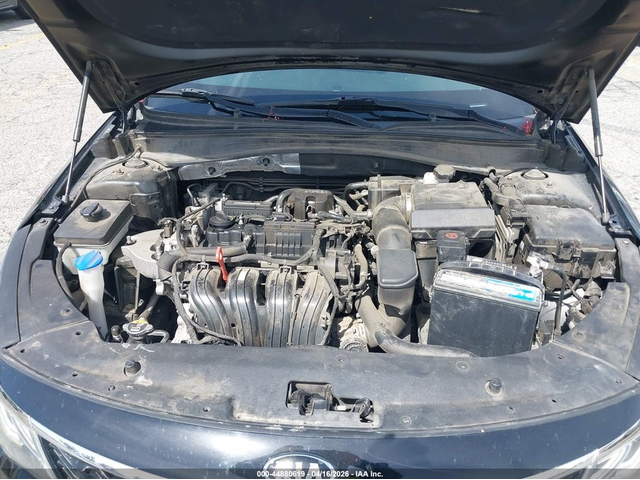 Kia Optima 2.4L I-4 DI, DOHC, VVT, 185HP Front Wheel Drive - автомобили, коли, обяви за нови и употребявани 9