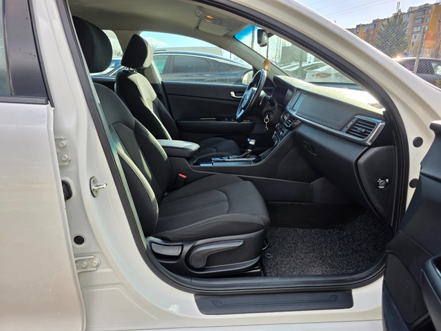 Kia Optima 1.7 CRDI 140k.c EURO 6B - автомобили, коли, обяви за нови и употребявани 12
