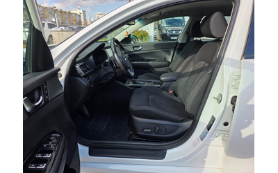 Kia Optima 1.7 CRDI 140k.c EURO 6B - автомобили, коли, обяви за нови и употребявани 6