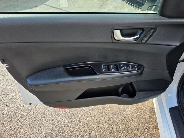 Kia Optima 1.7 CRDI 140k.c EURO 6B - автомобили, коли, обяви за нови и употребявани 8