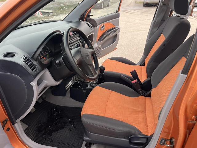 Kia Picanto 1.1I 65кс 89 000км КЛИМАТИК - автомобили, коли, обяви за нови и употребявани 6