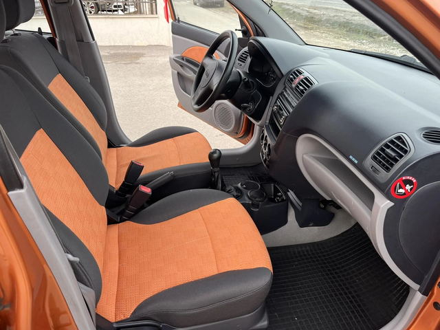 Kia Picanto 1.1I 65кс 89 000км КЛИМАТИК - автомобили, коли, обяви за нови и употребявани 9