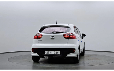 kia-pride - 3