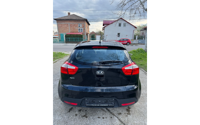 kia-rio - 5