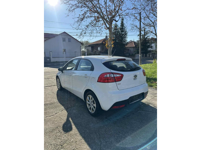 Kia Rio - автомобили, коли, обяви за нови и употребявани 5