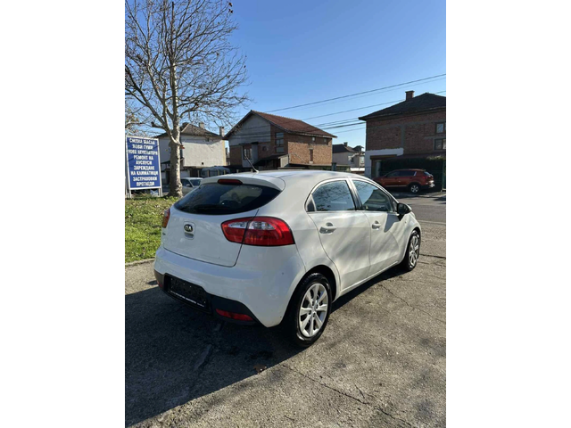 Kia Rio - автомобили, коли, обяви за нови и употребявани 6