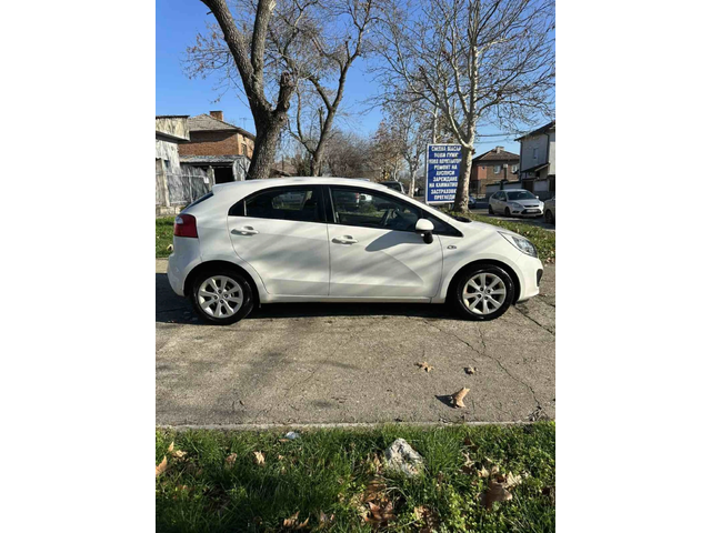 Kia Rio - автомобили, коли, обяви за нови и употребявани 9