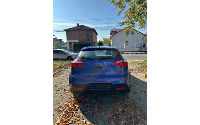 kia-rio - 5