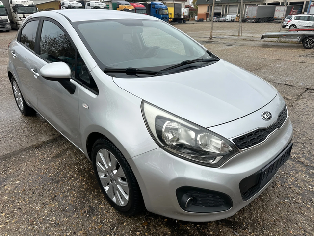 Kia Rio 1.4 CRDI / 90 кс - автомобили, коли, обяви за нови и употребявани 2