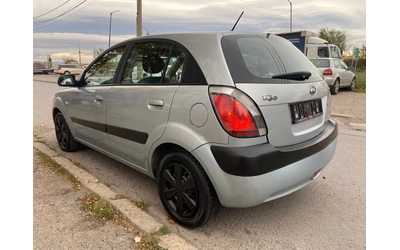 kia-rio - 4