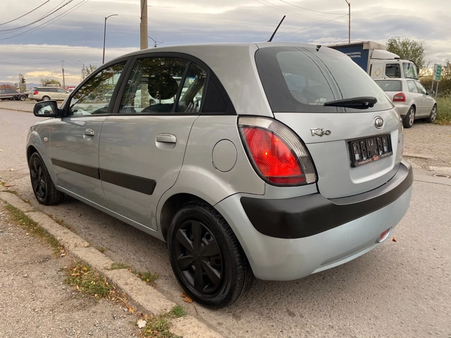 Kia Rio 1, 500 CRDI EURO4 - автомобили, коли, обяви за нови и употребявани 4
