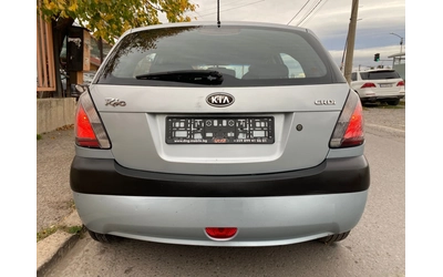 kia-rio - 5