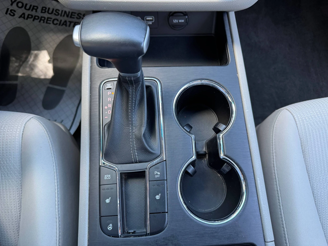 Kia Sedona - автомобили, коли, обяви за нови и употребявани 14