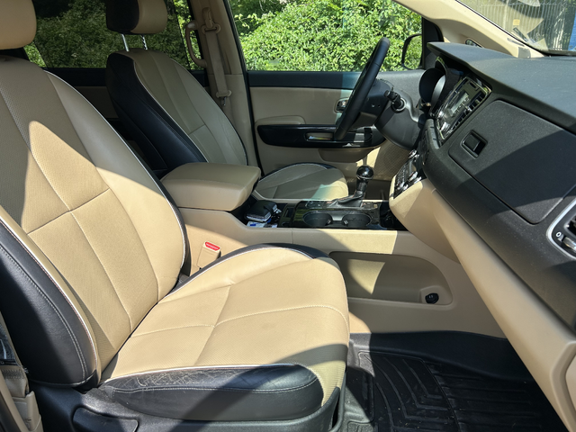 Kia Sedona EX - автомобили, коли, обяви за нови и употребявани 10