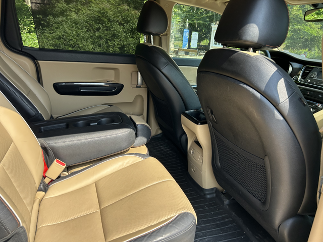 Kia Sedona EX - автомобили, коли, обяви за нови и употребявани 14