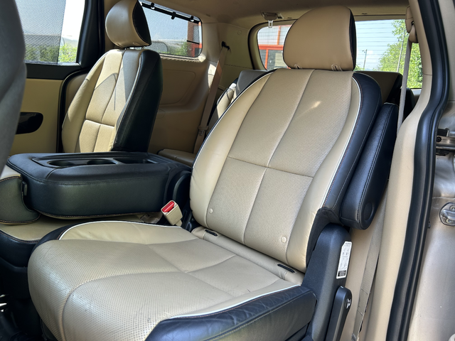 Kia Sedona EX - автомобили, коли, обяви за нови и употребявани 7