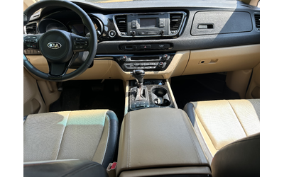 Kia Sedona EX - автомобили, коли, обяви за нови и употребявани 9