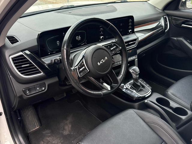 Kia Seltos 2.0L 4cyl AWD - автомобили, коли, обяви за нови и употребявани 4