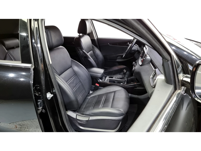 Kia Sorento Diesel 2.2 4WD Prestige - автомобили, коли, обяви за нови и употребявани 10