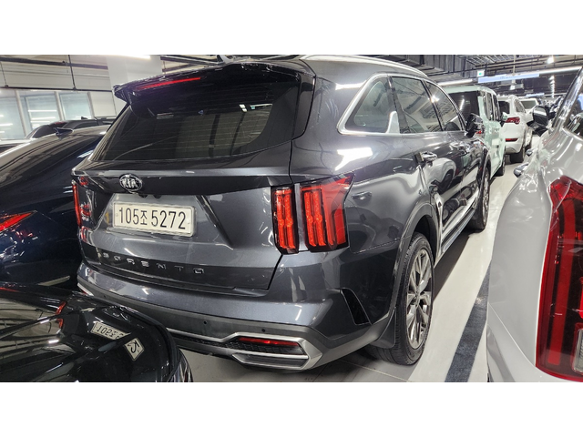 KIA Sorento - автомобили, коли, обяви за нови и употребявани 3