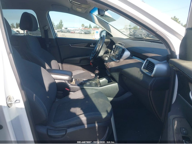 Kia Sorento 2.4L I-4 DI, DOHC, VVT, 185HP Front Wheel Drive - автомобили, коли, обяви за нови и употребявани 4