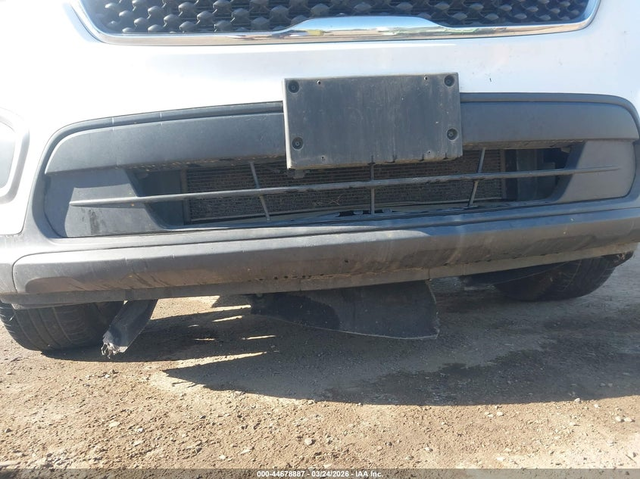 Kia Sorento 2.4L I-4 DI, DOHC, VVT, 185HP Front Wheel Drive - автомобили, коли, обяви за нови и употребявани 5